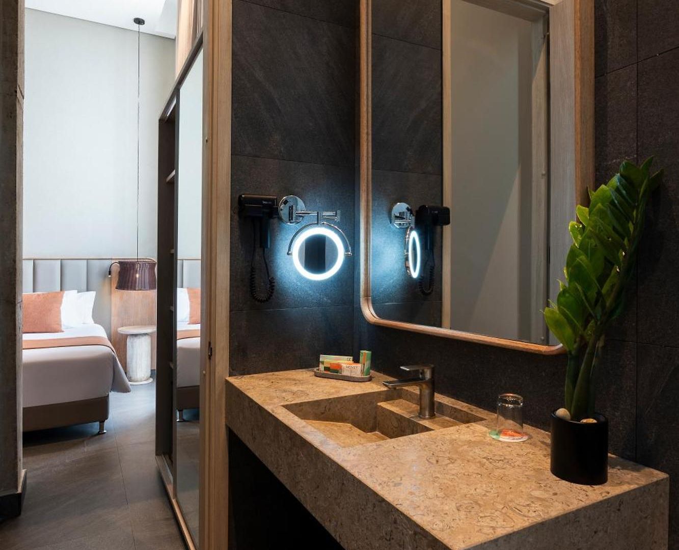 Oz Collection Hotel
