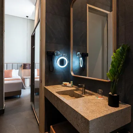 Oz Collection Hotel